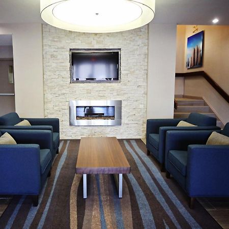 Waterfront Inn New Liskeard エクステリア 写真