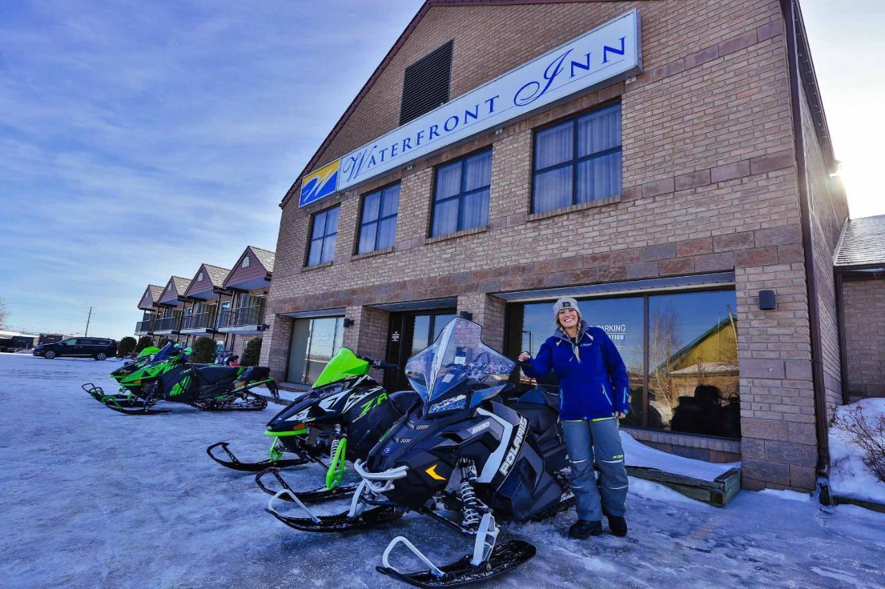 Waterfront Inn New Liskeard エクステリア 写真