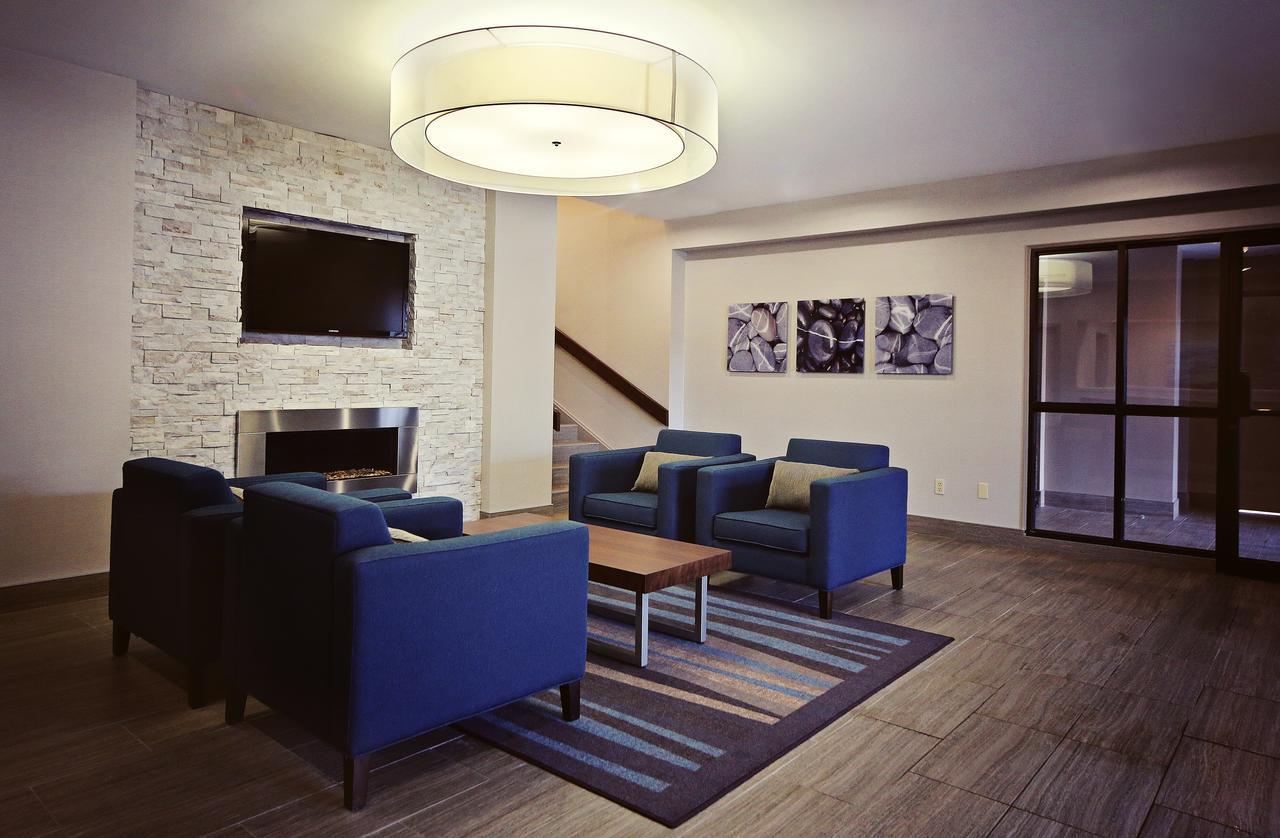 Waterfront Inn New Liskeard エクステリア 写真