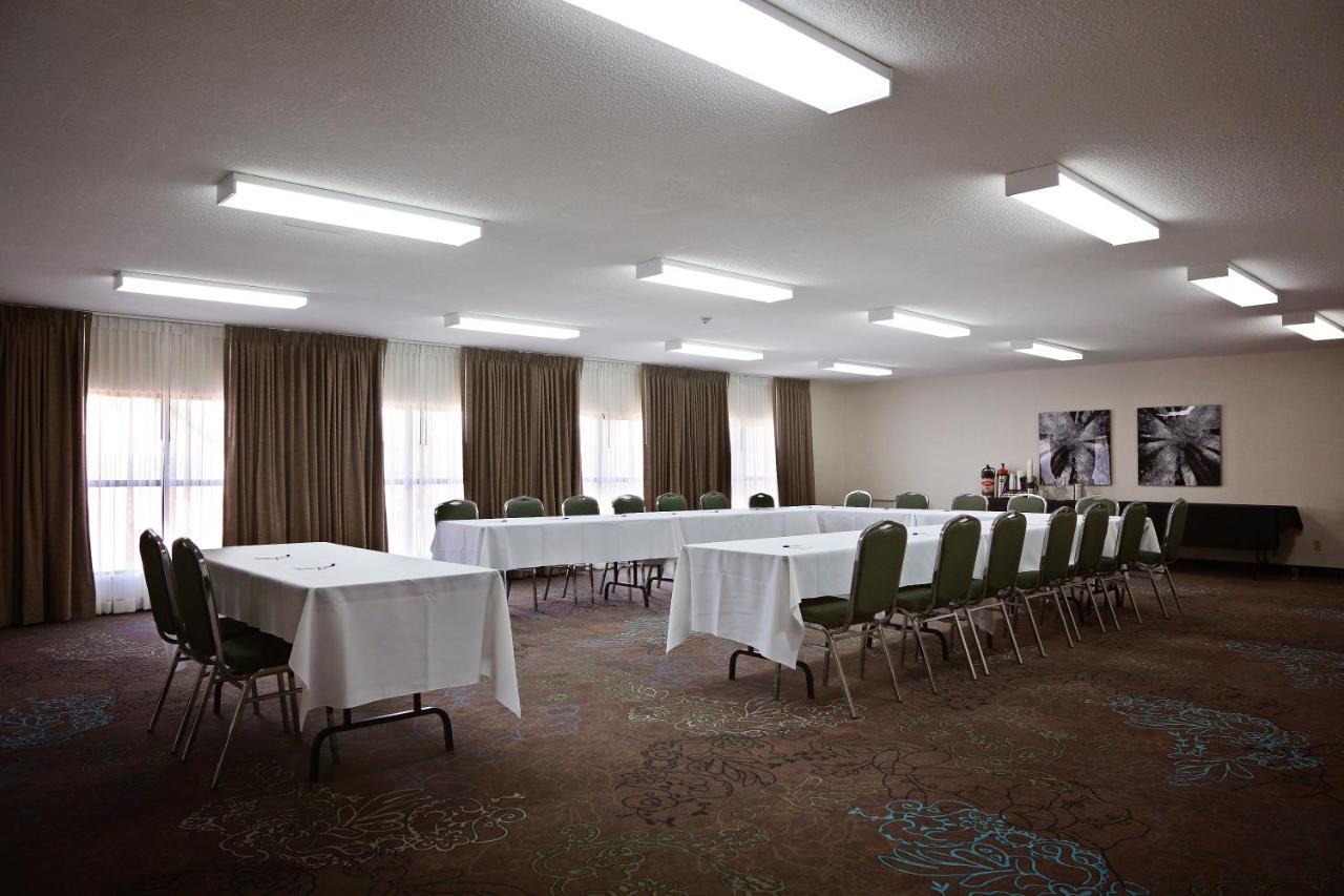 Waterfront Inn New Liskeard エクステリア 写真