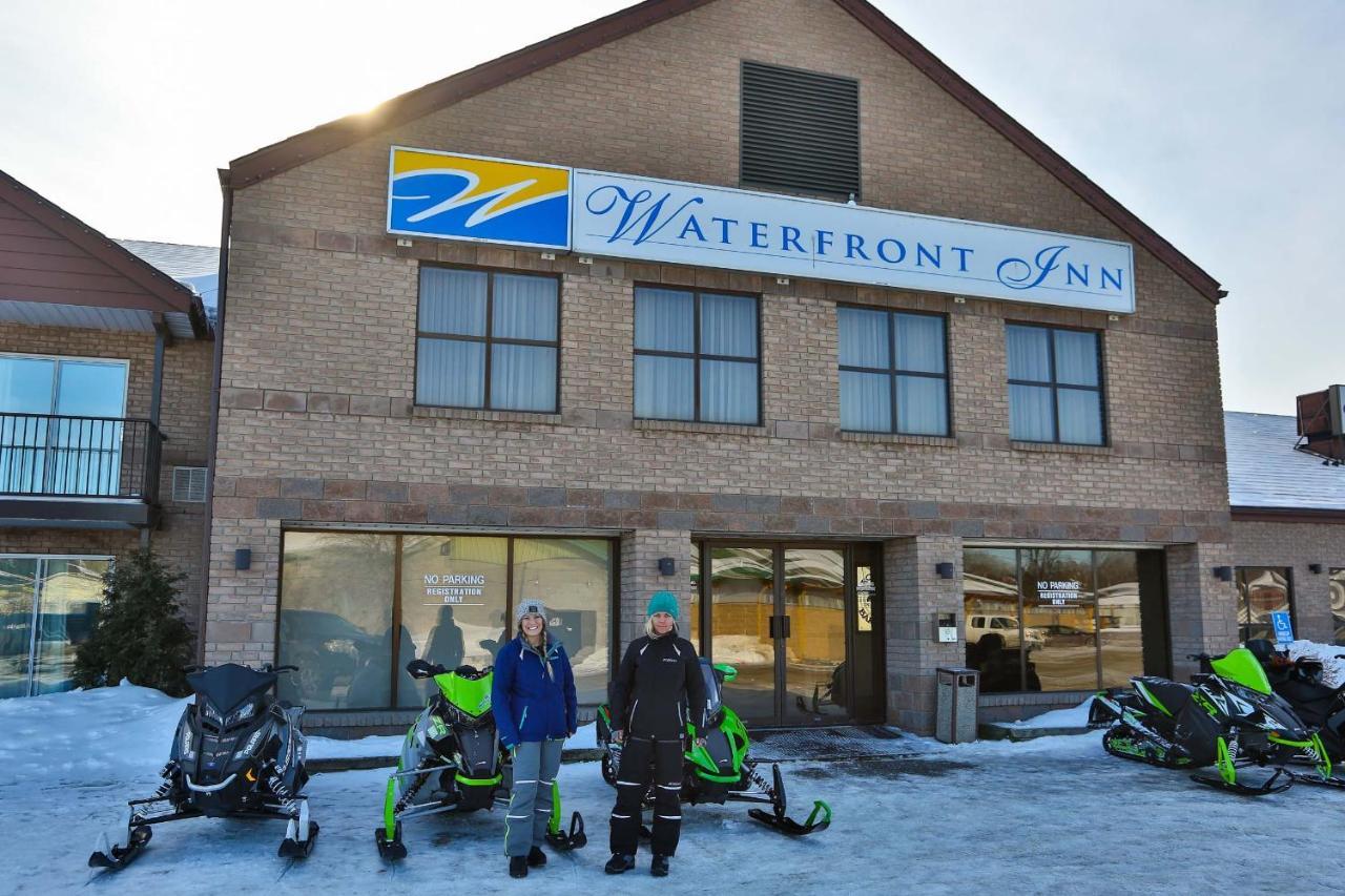 Waterfront Inn New Liskeard エクステリア 写真